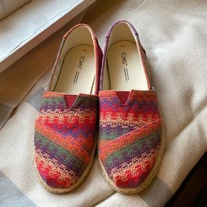 Like new TOMS slip-on huaraches/espadrilles